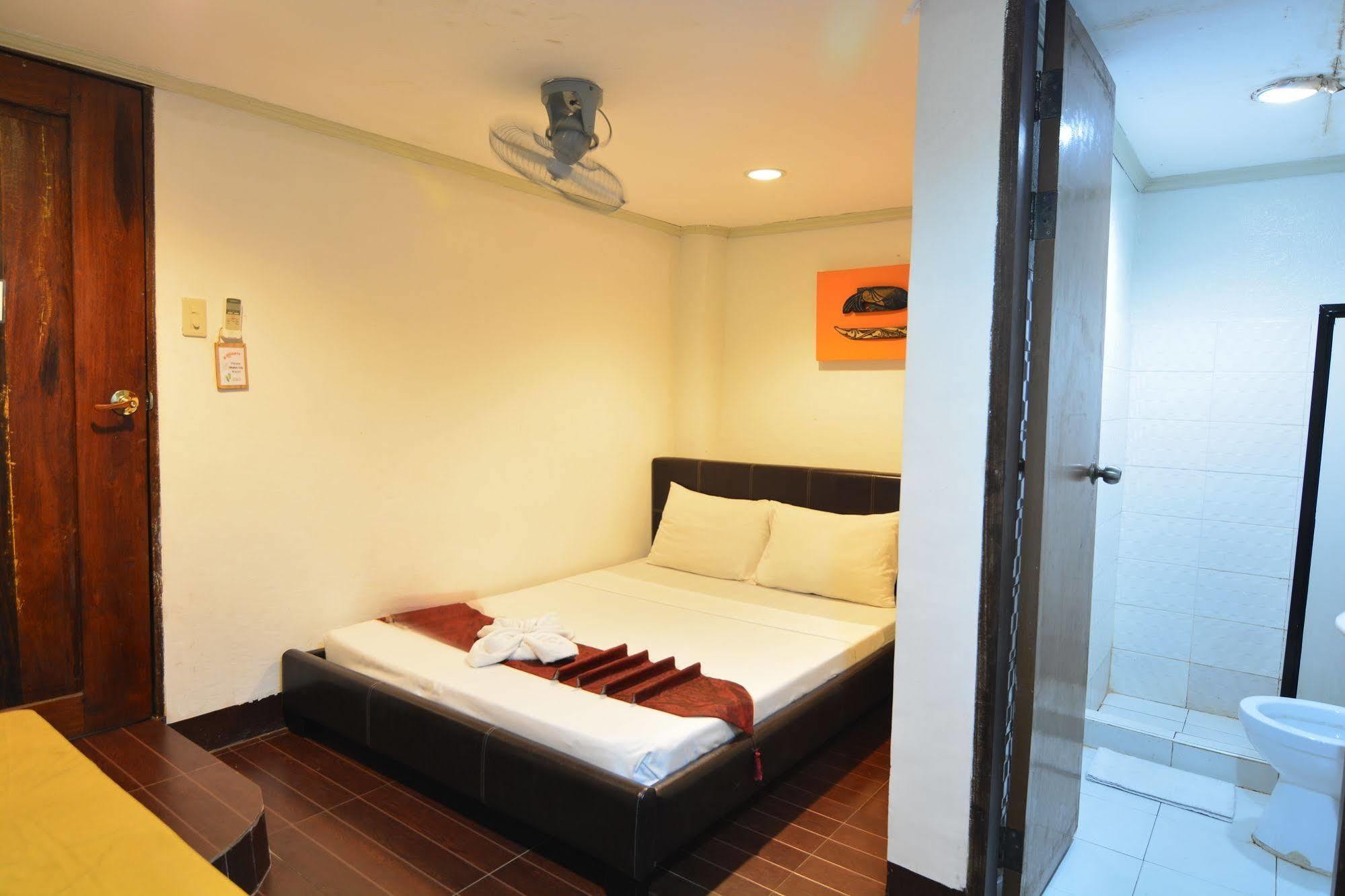 Kawayanan Heights Inn 科隆 外观 照片